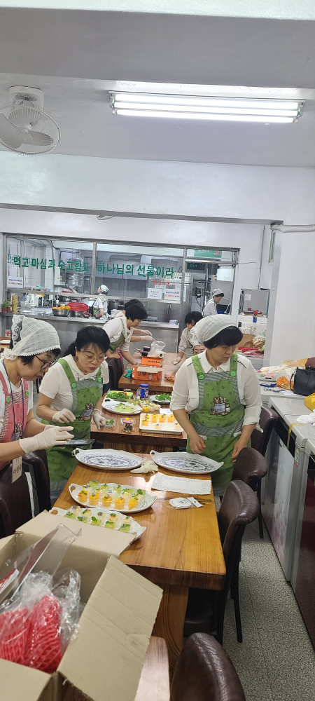 영성훈련시 만찬봉사자들 과 만찬